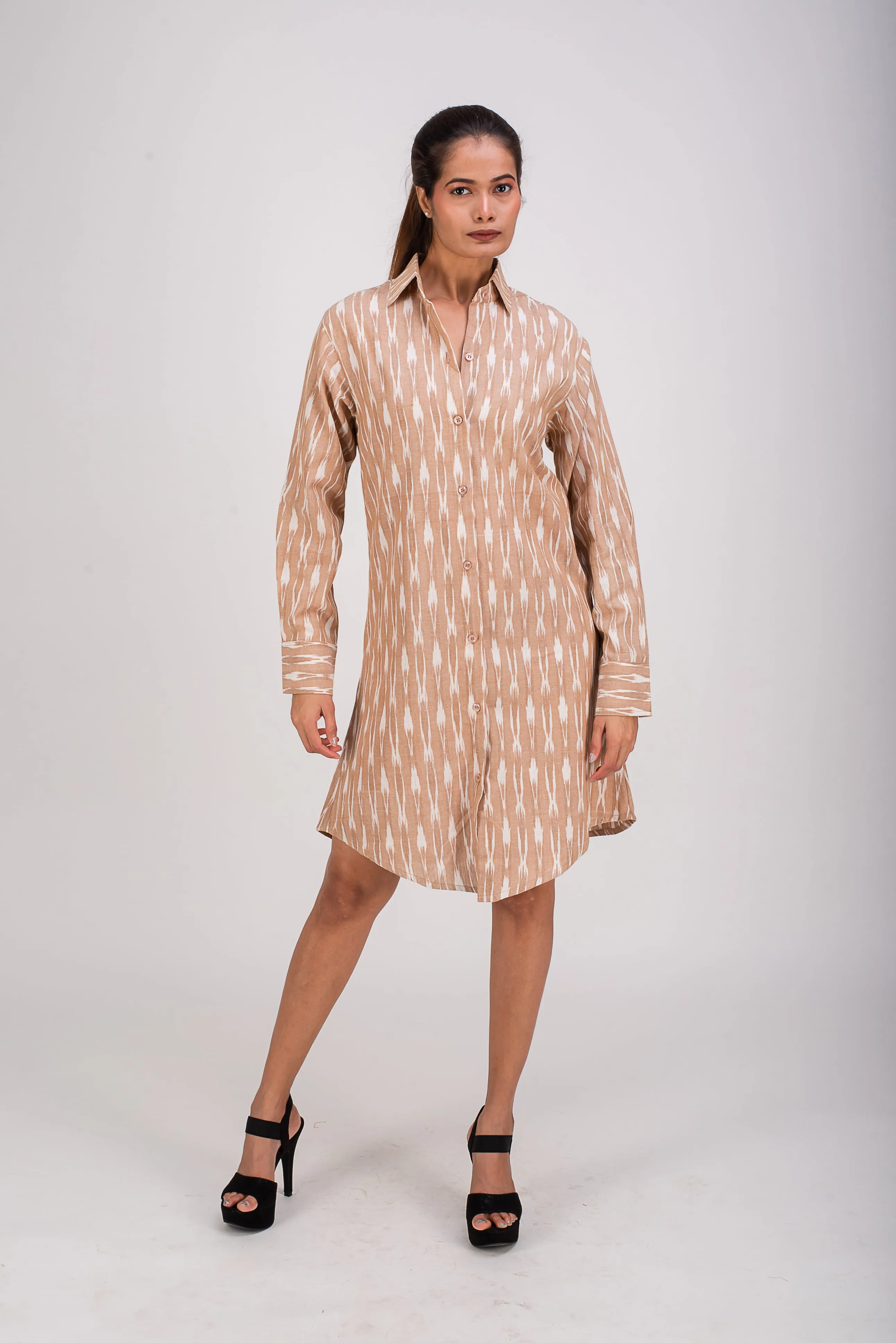 524-318 White Lotus "Brigit" Women's long shirt