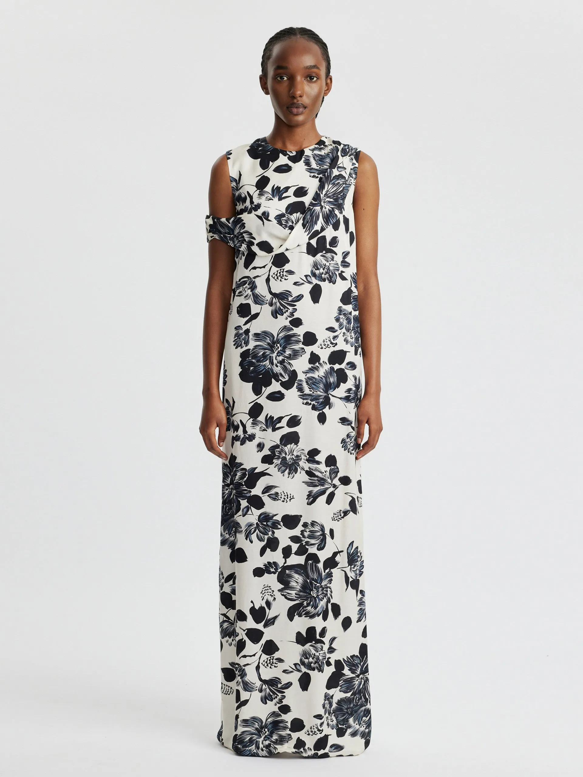 Drifa dress in black floral printed twill