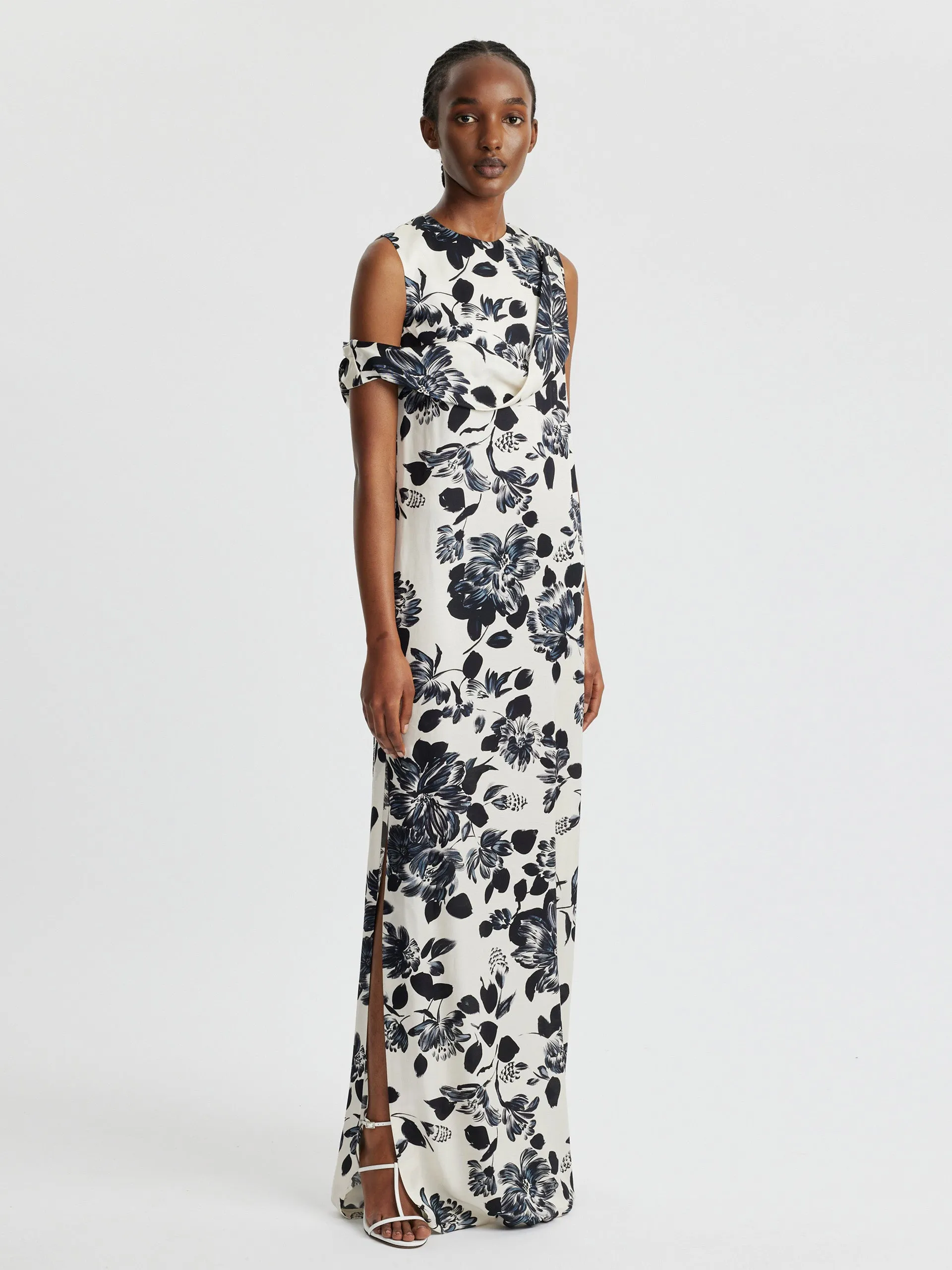 Drifa dress in black floral printed twill