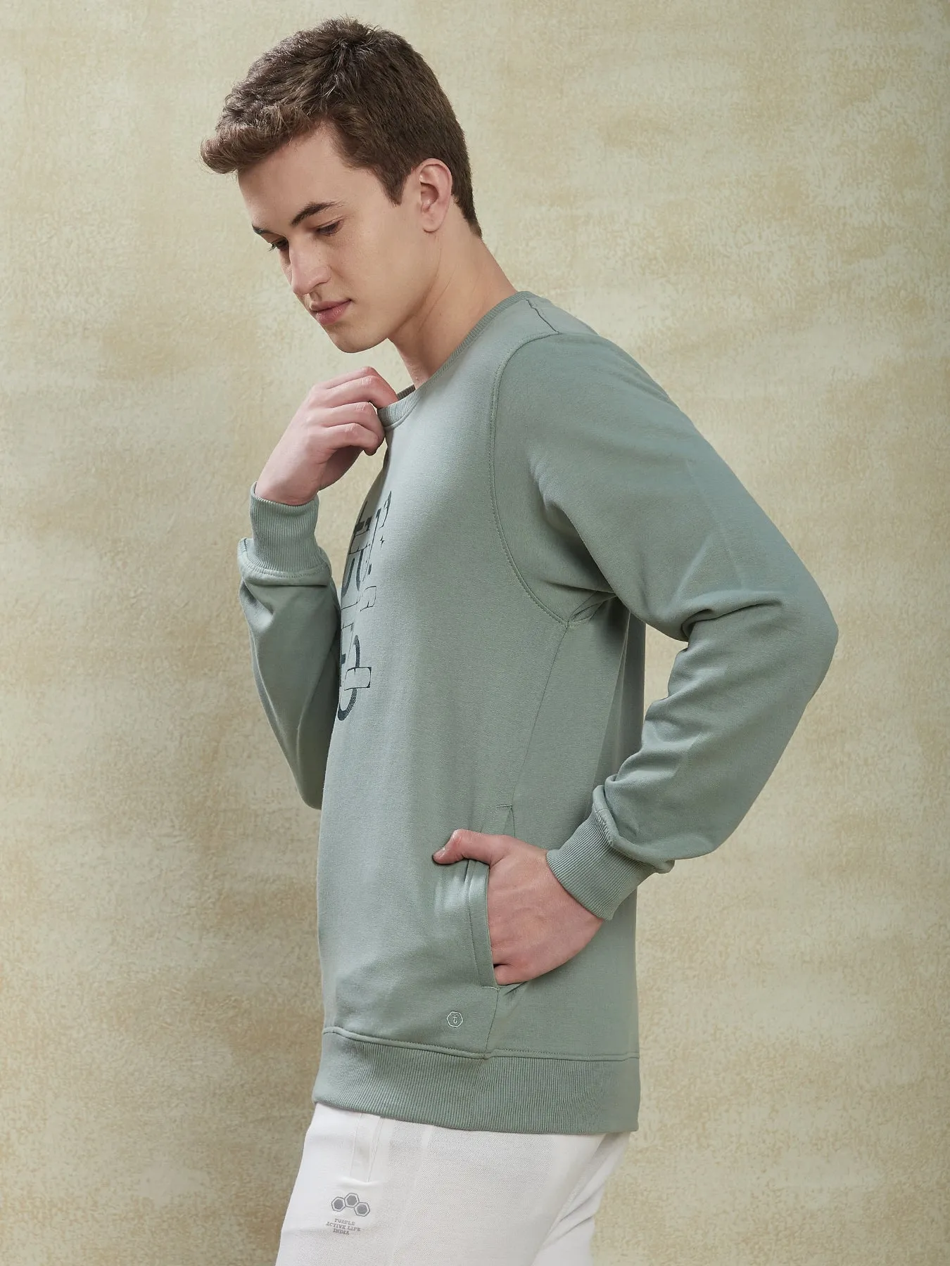 Knitted Olive Printed Regular Fit Full Sleeve Casual Sweatshirt