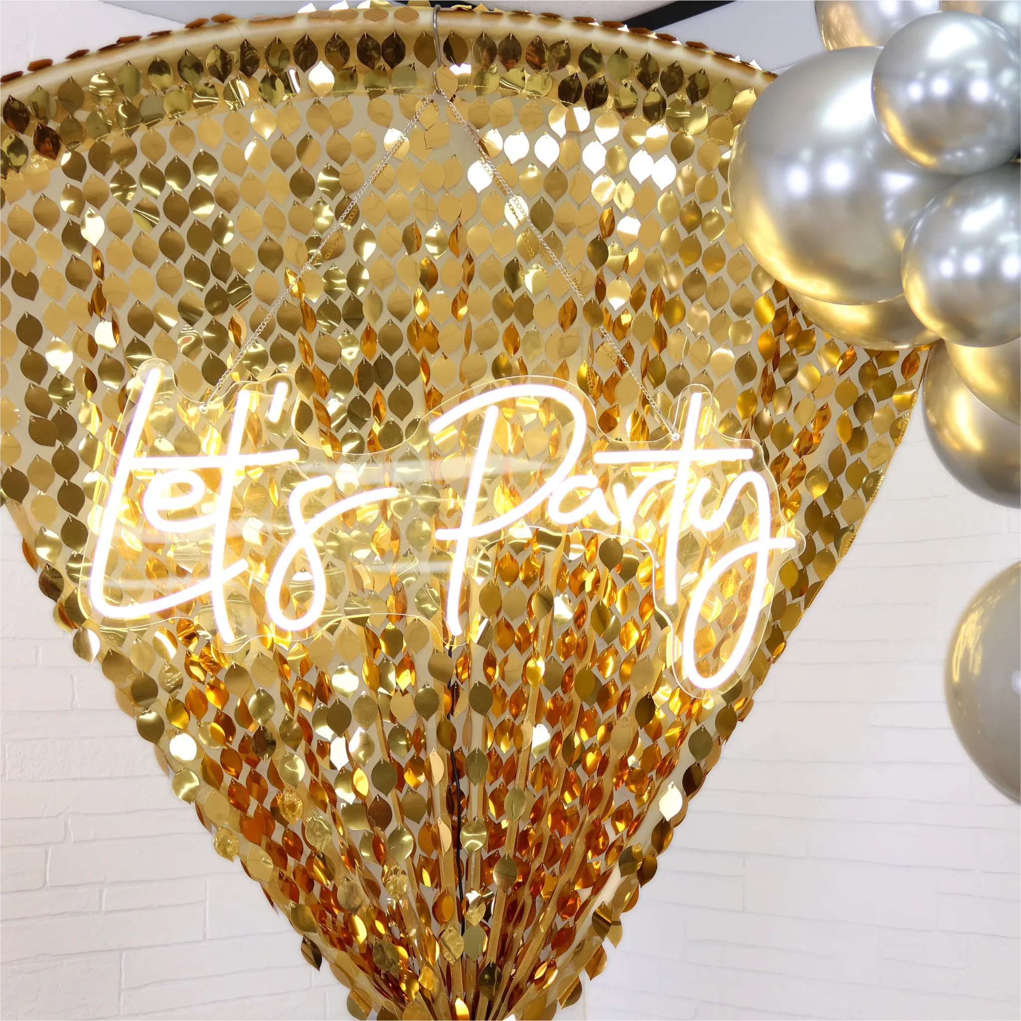 Leaf Payette Sequin 10ft H x 52" W Drape/Backdrop panel - Gold