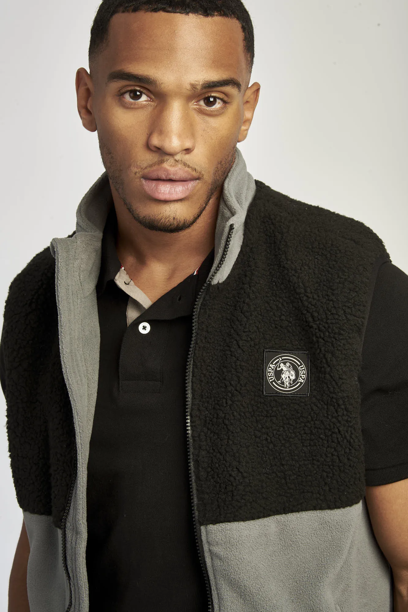 Mens Fleece Gilet in Black