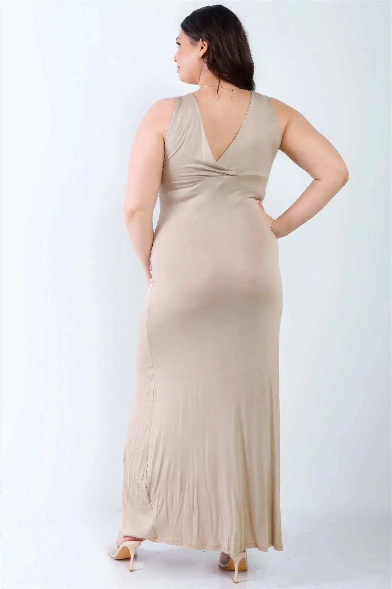 Plus V-neck Sleeveless Maxi Dress