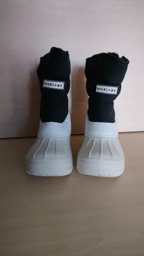 Pre Loved Roarsome (Dinoski) Kids Snow Boots Size EU33 (1936)