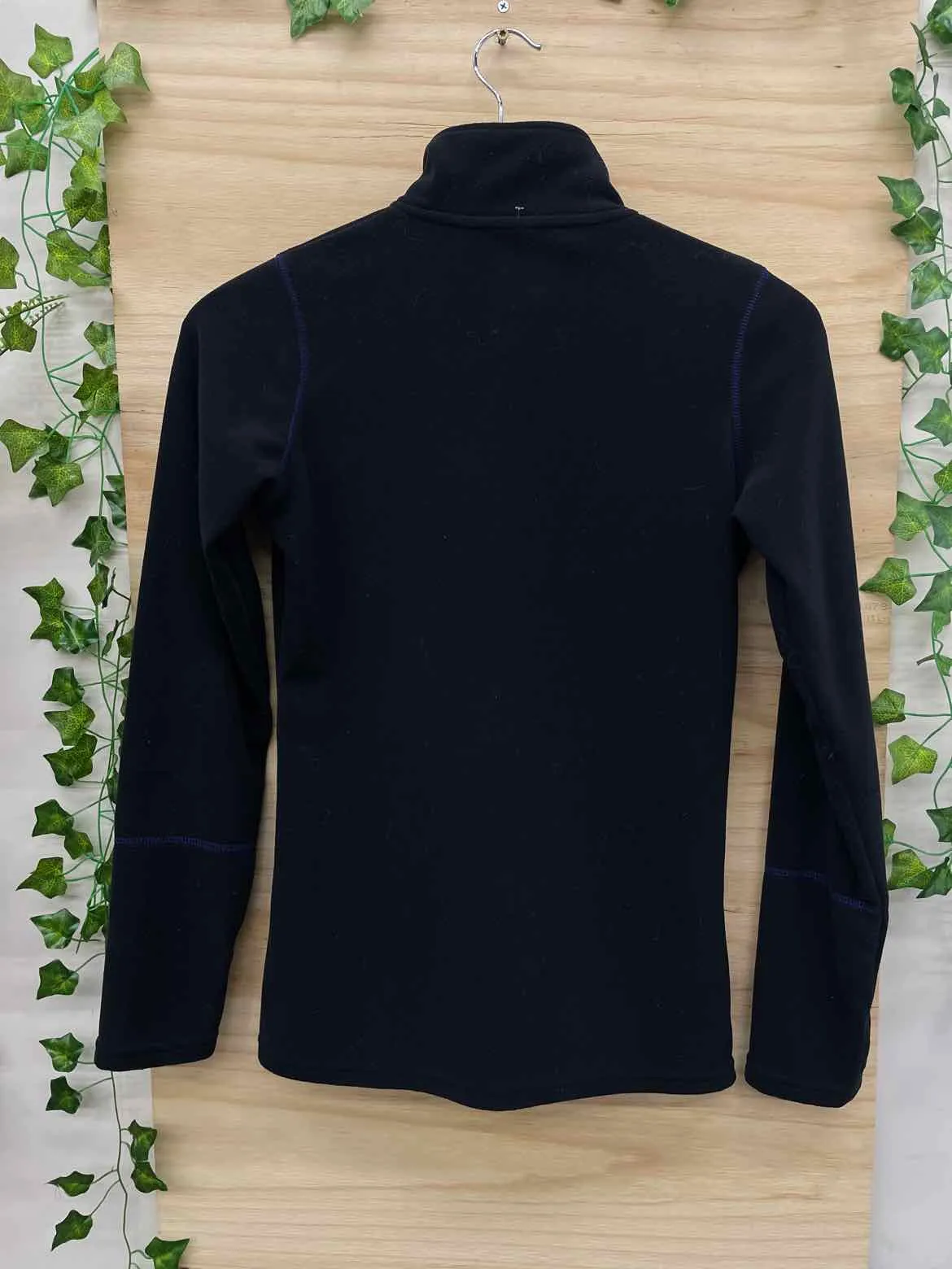 Size Small Cabelas Black Women's Fleece Sweatshirt